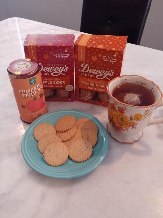 FreshMarketPumpkinSpiceTeaDisplay&Cookies